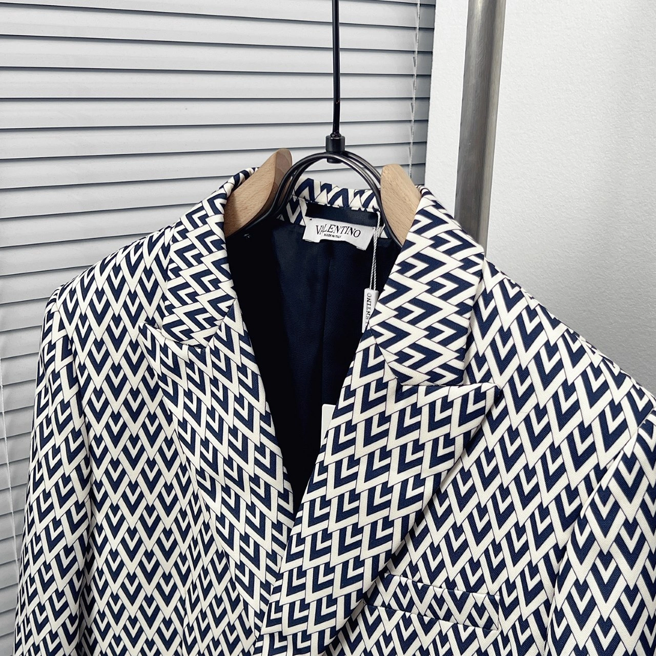 wg.luxury- V1859ti9o item:E-F000C1532
